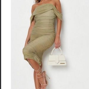 MISSGUIDED RUCHED BARDOT MIDI DRESS